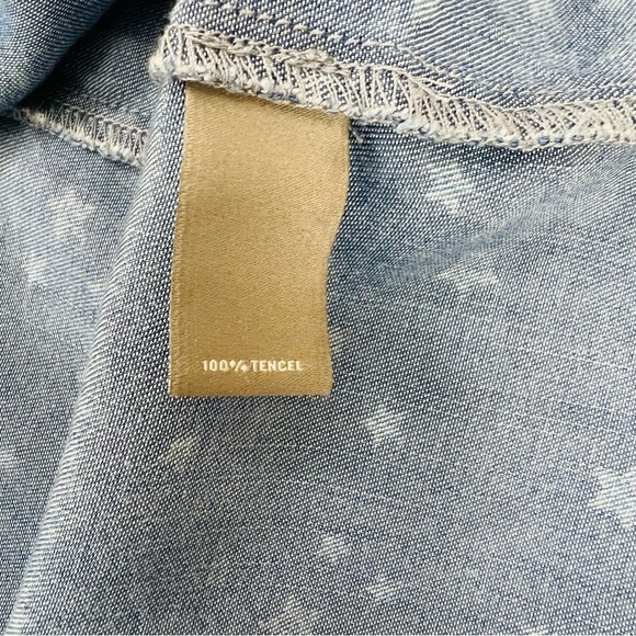 Neiman Marcus 3/4 Sleeve Chambray Blouse with Star Print/Asymmetrical Hem - Picture 15 of 16